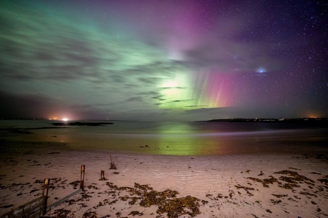 aurora-boreal-desde-una-playa