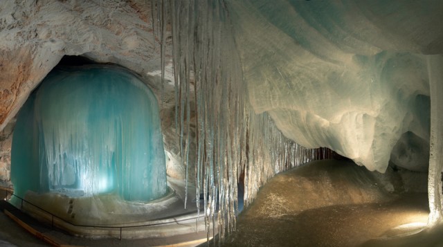 cueva-de-hielo-eisriesenwelt-austria