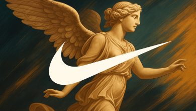 Ilustración digital estilizada de la diosa griega Niké con el logo Nike Swoosh, simbolizando la inspiración del diseño y el espíritu de la victoria.