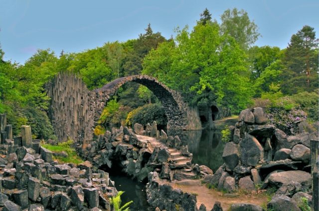 puente-del-diablo-rakotzee-alemania