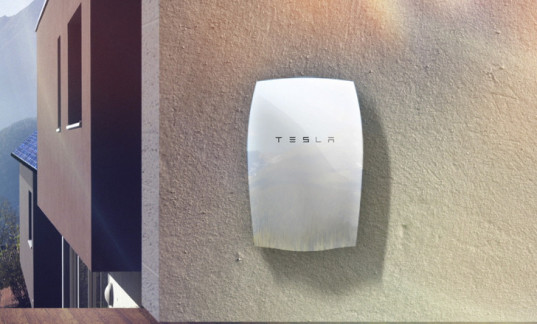 tesla-powerwall-battery-mounted-outside11-537x324