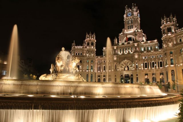 plaza-de-cibeles-madrid