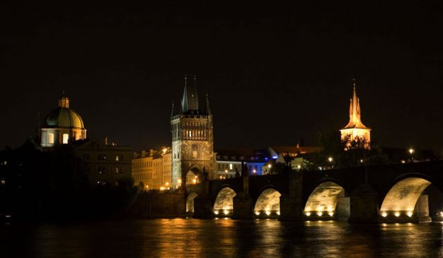 puente-de-carlos-en-praga