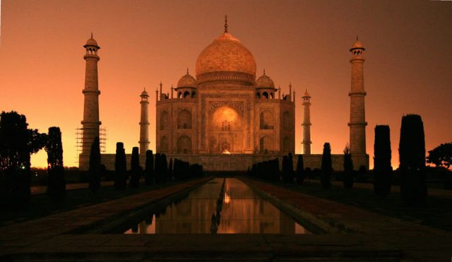 taj-mahal-india-en-la-noche